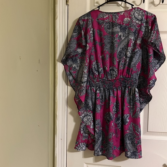 Freshine short sleeve top for women. Size S - Picture 5 of 5